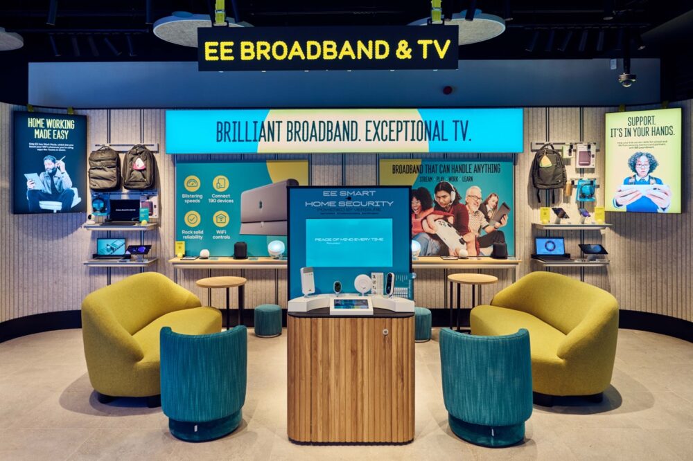 Ee Unveils Second Experience Store In Manchester 3 EE store Market Street