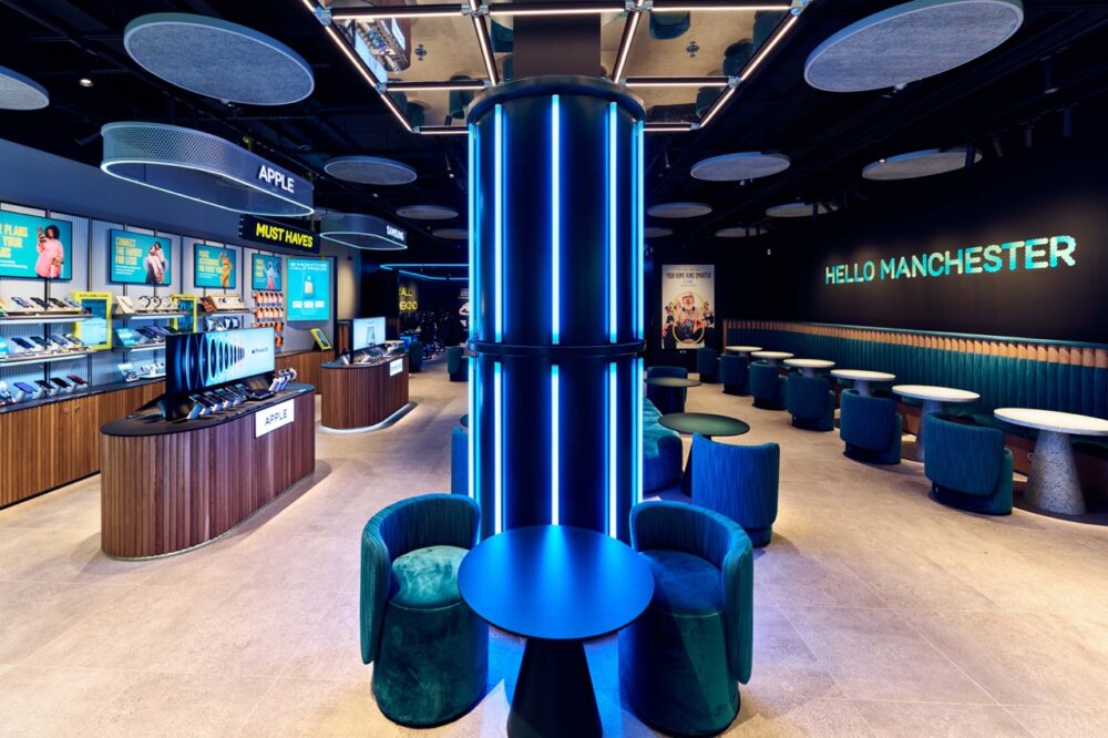 Ee Unveils Second Experience Store In Manchester 4 EE store Market Street