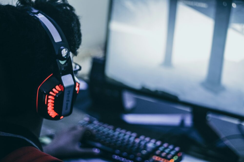Earning In The Metaverse In 2025: Top 5 Ways To Monetise Your Time In Virtual Worlds 1 fredrick tendong 6ou8gWpS9ns unsplash Large
